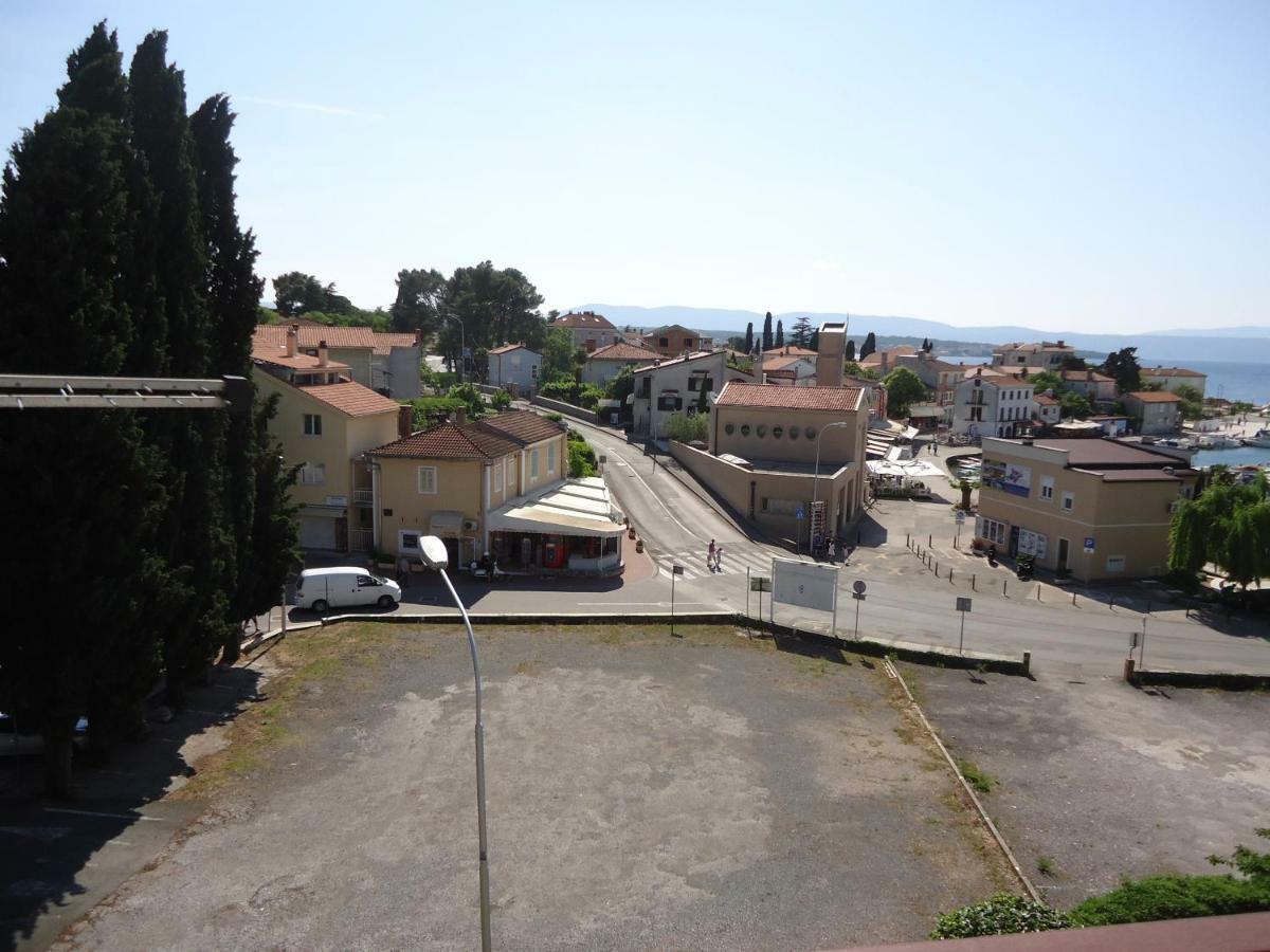 Apartments Matuc Malinska Bagian luar foto