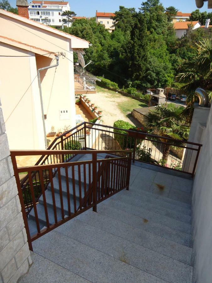 Apartments Matuc Malinska Bagian luar foto