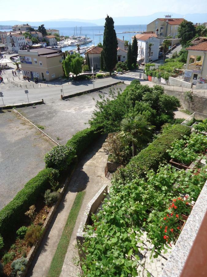 Apartments Matuc Malinska Bagian luar foto